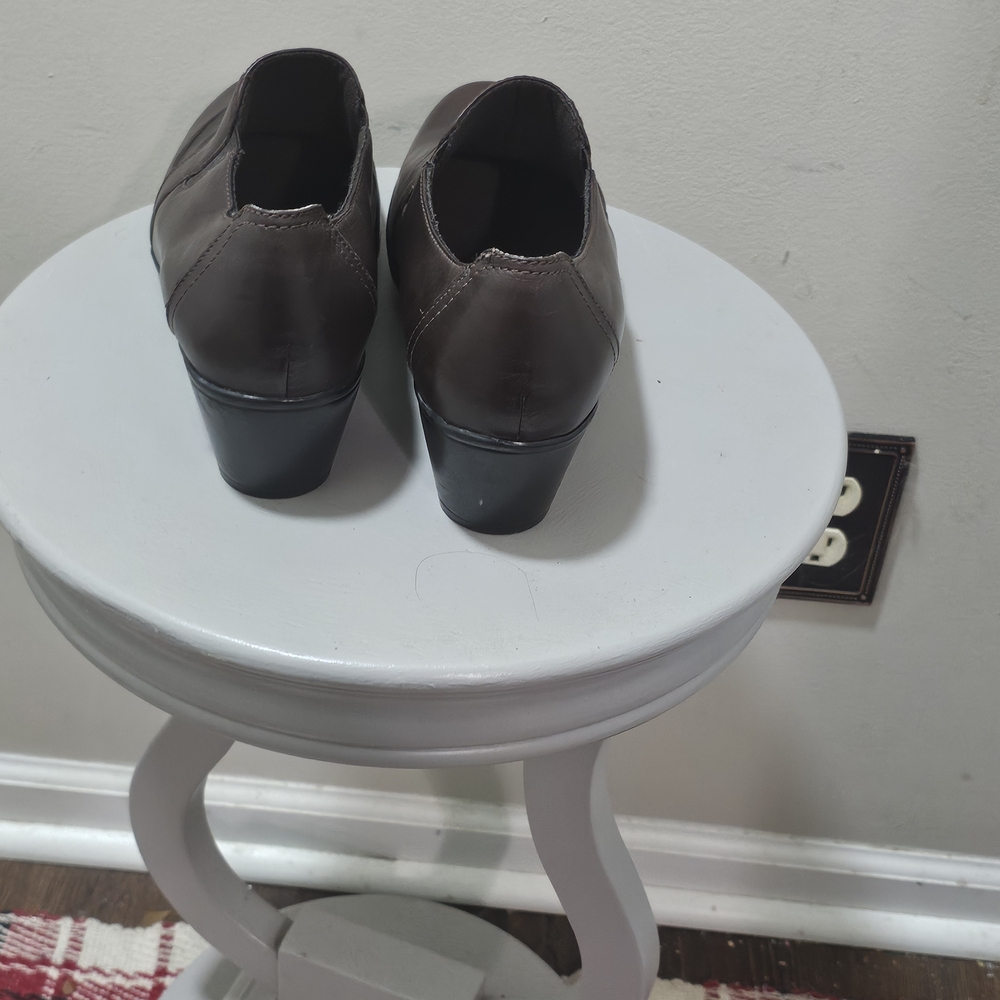 Clarks Women's Brown Leather Shoes, Size 10 - Picture 4 of 10